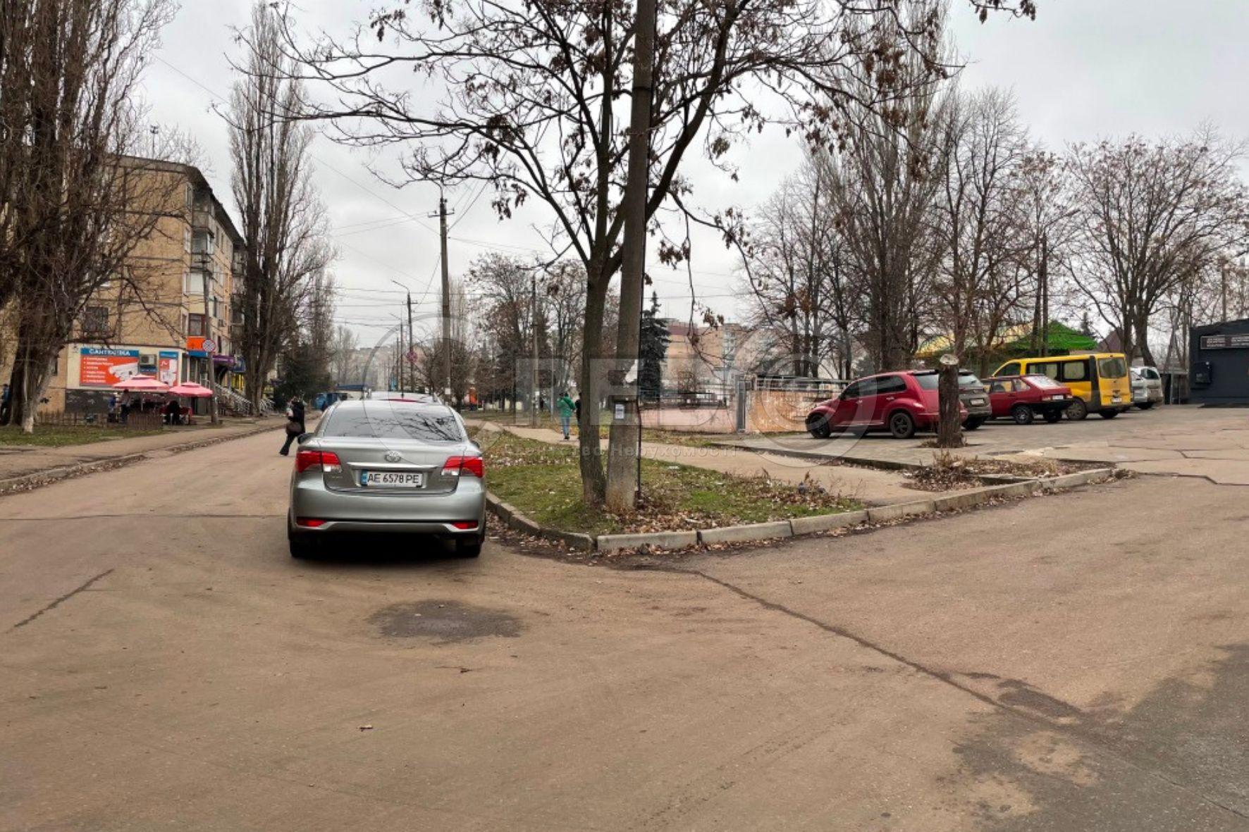 Оренда торговельного приміщення 43.7 м², Покровская вул.