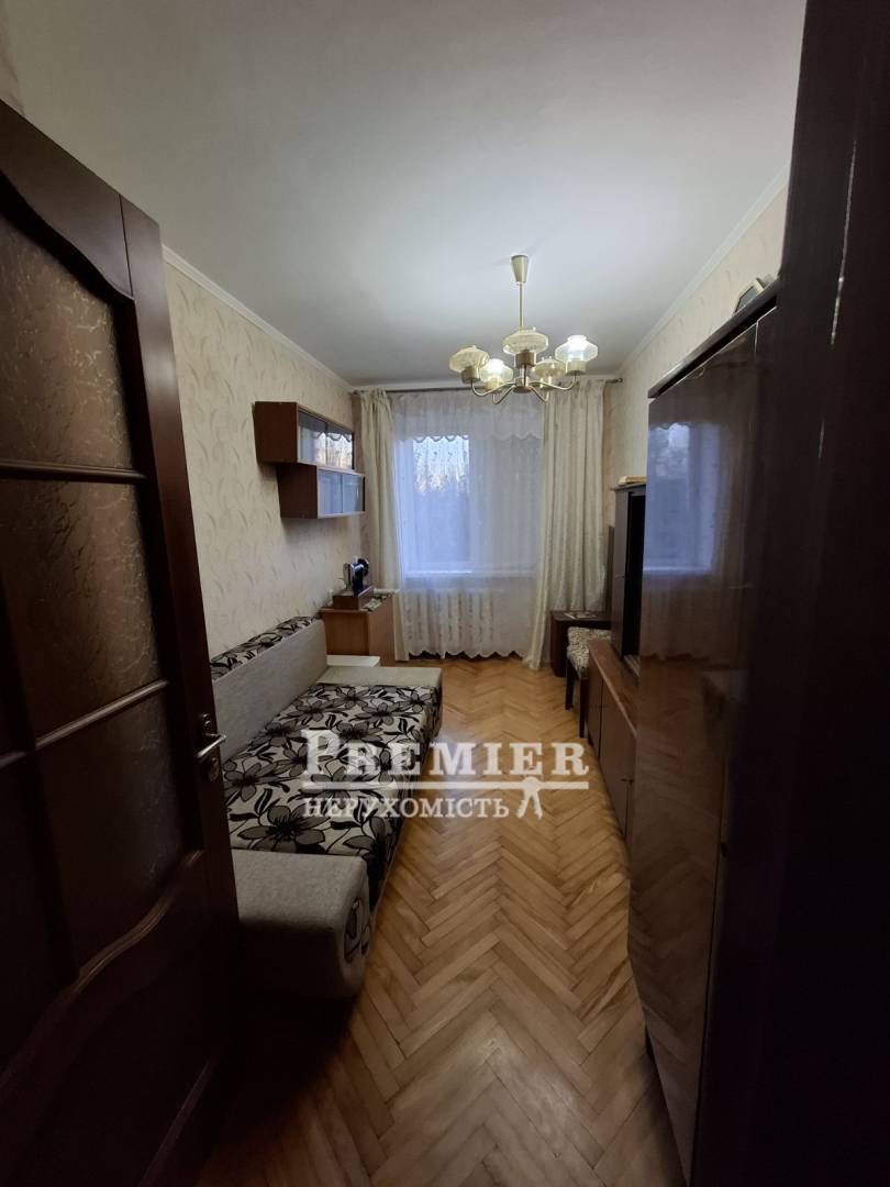 Продажа 3-комнатной квартиры 55 м², Академика Филатова ул.