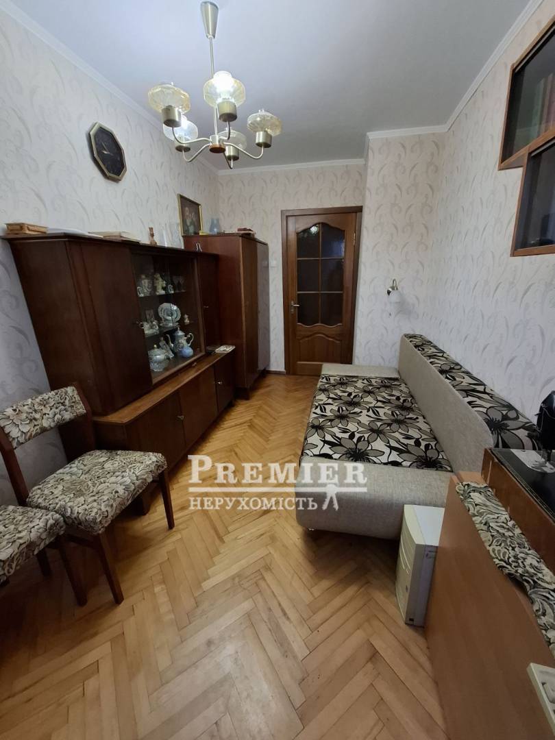 Продажа 3-комнатной квартиры 55 м², Академика Филатова ул.