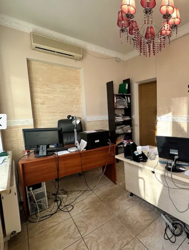 Оренда приміщення вільного призначення 364 м², Сегедская вул.