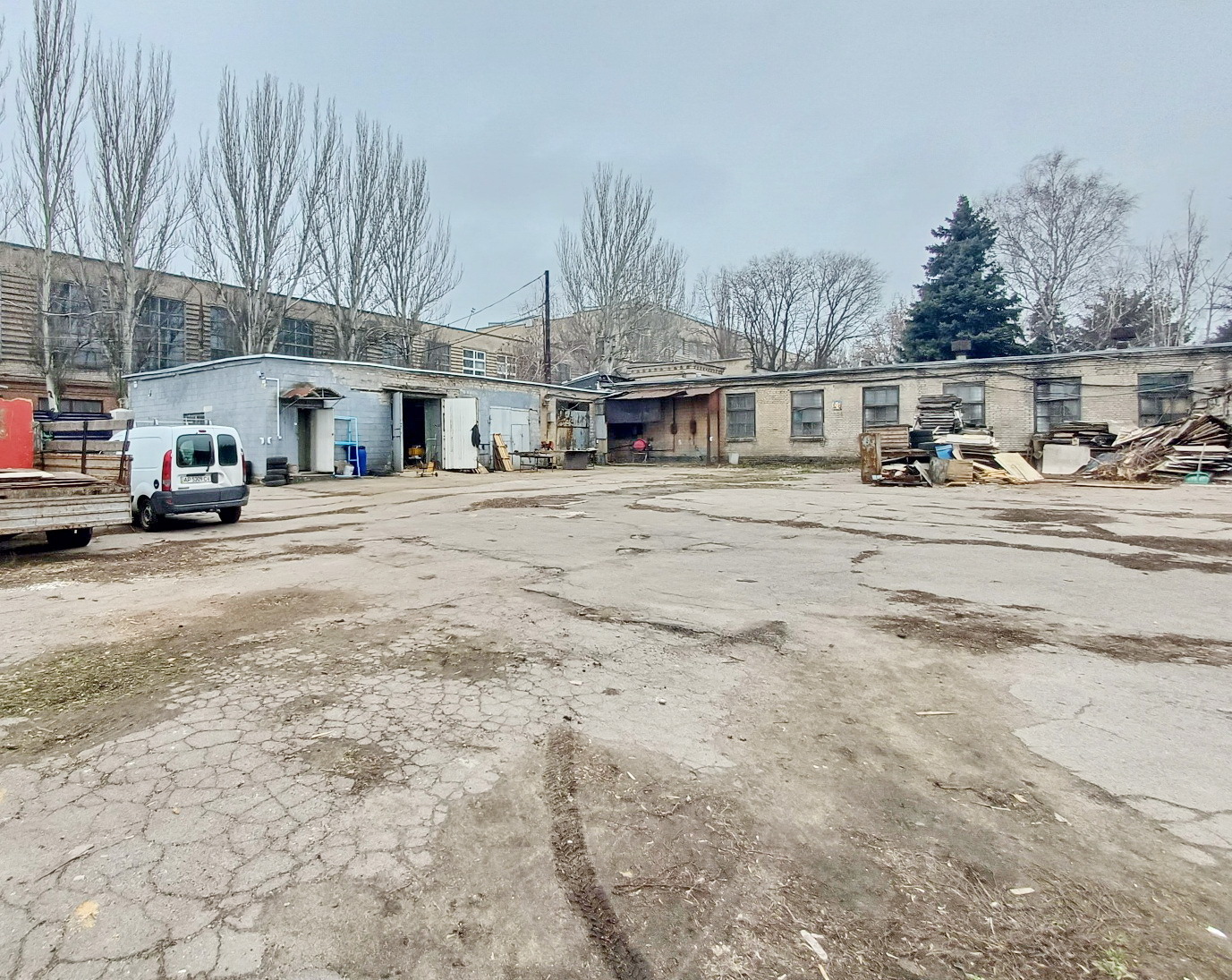 Продаж цеху 498 м², Сергія Серикова вул., 11