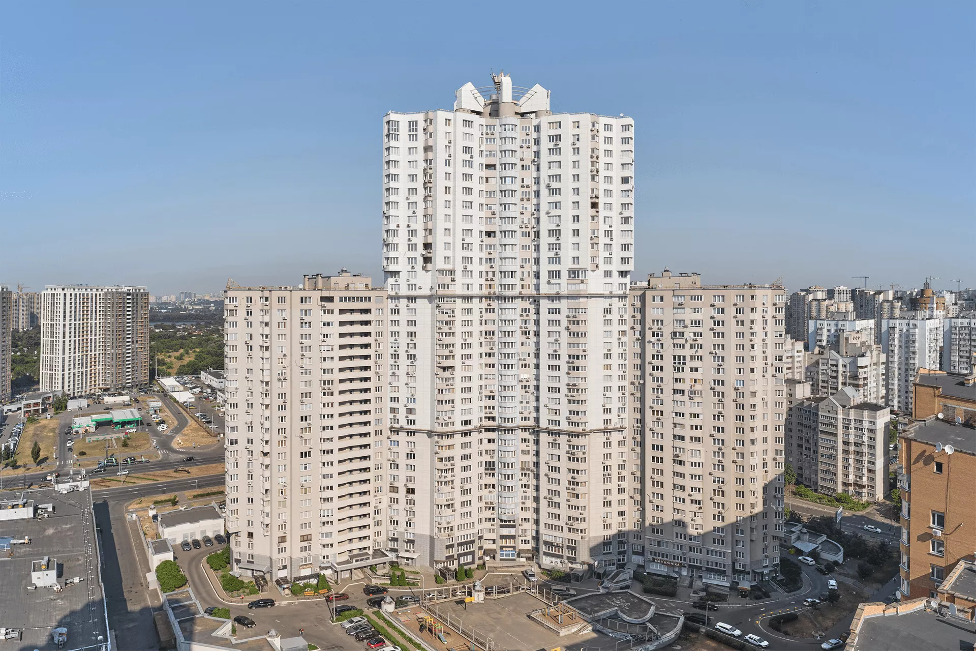 Продажа 4-комнатной квартиры 142.2 м², Княжий Затон ул., 21