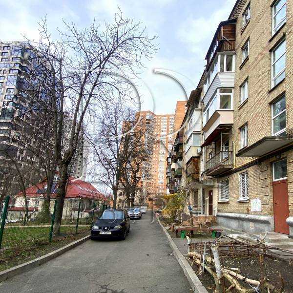 Продаж 2-кімнатної квартири 45 м², Василя Тютюнника вул., 5А