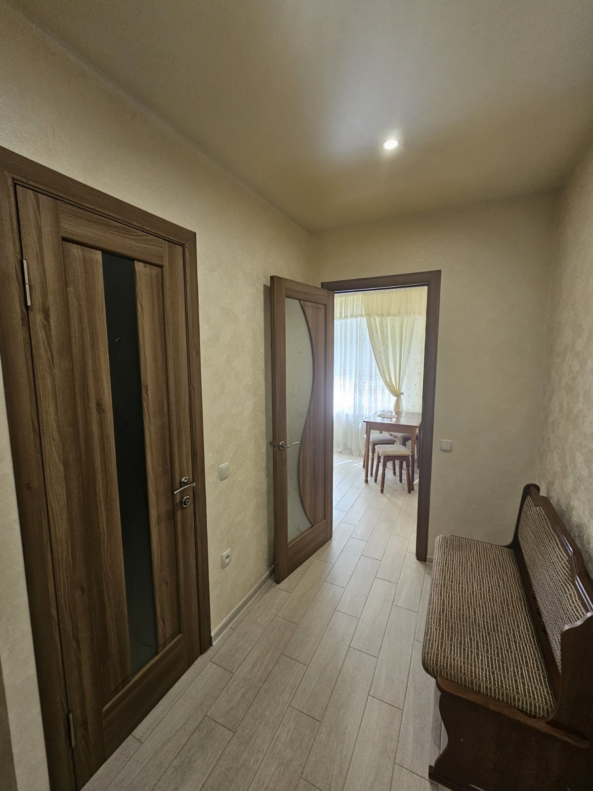 Оренда 1-кімнатної квартири 39 м², Добровольців вул.