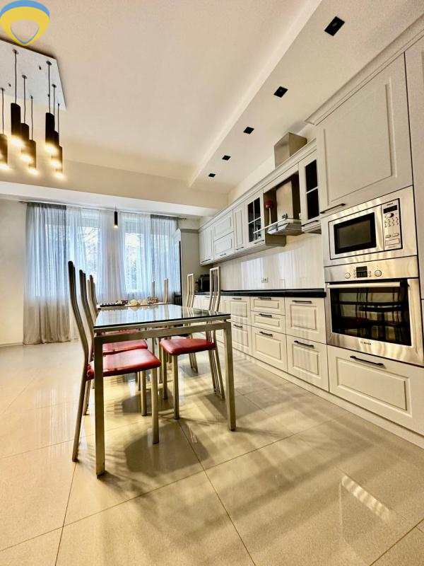Продажа коттеджа 205 м², Леваневского ул.