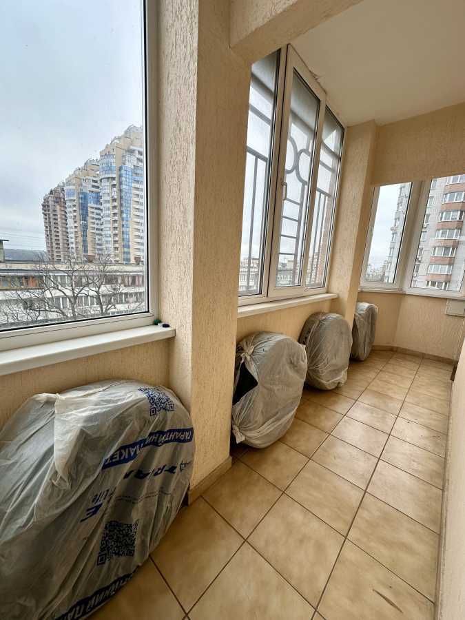 Продаж 4-кімнатної квартири 118 м², Перемоги просп., 125