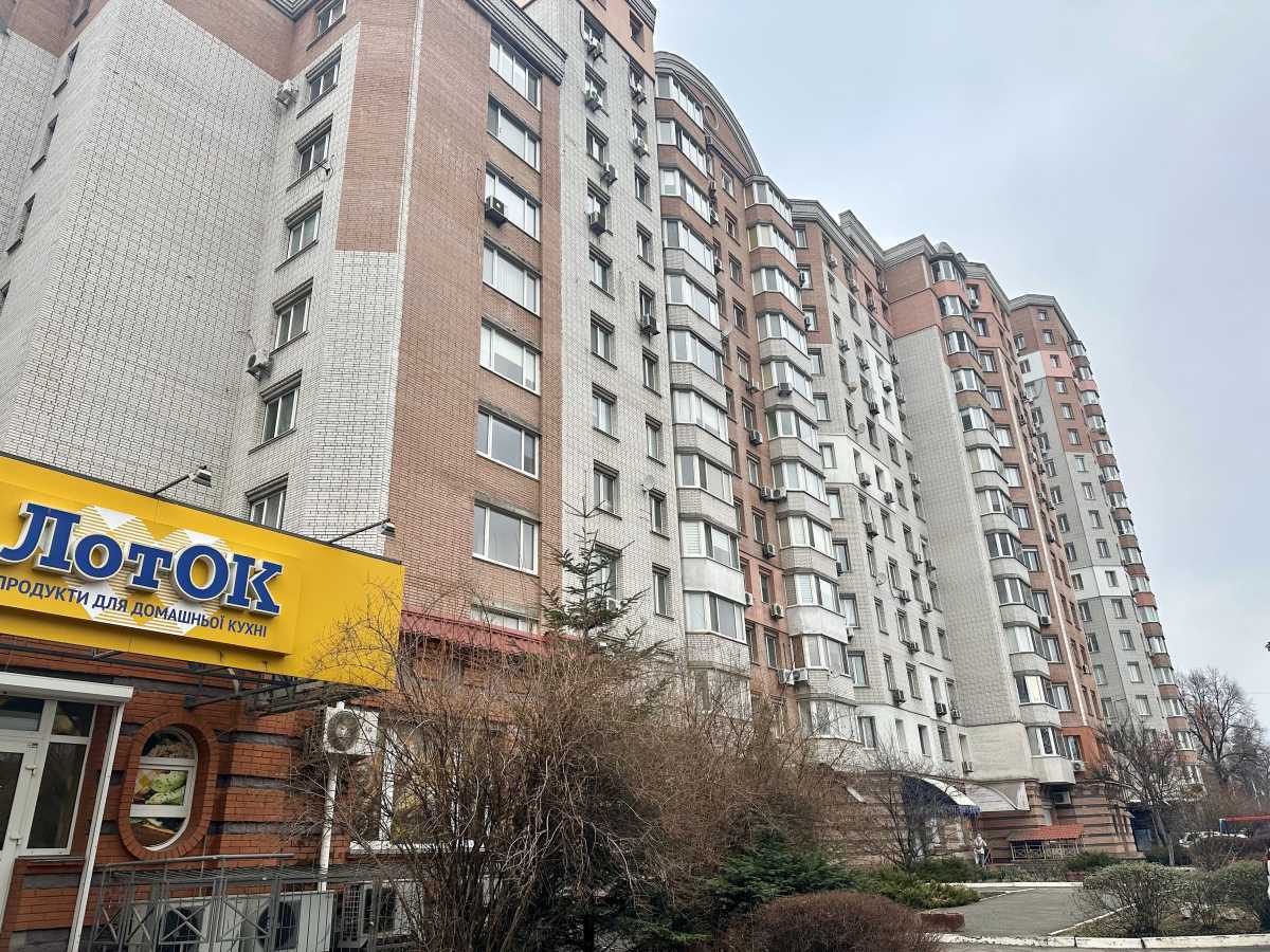 Продаж 4-кімнатної квартири 118 м², Перемоги просп., 125