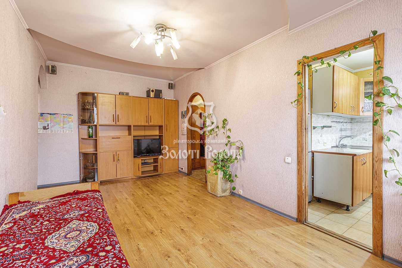 Продажа 3-комнатной квартиры 57 м², Привокзальная ул., 12