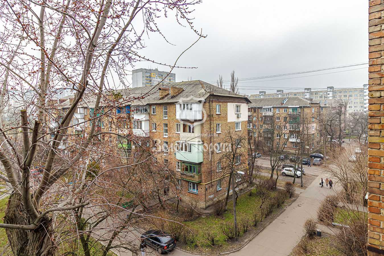 Продажа 3-комнатной квартиры 57 м², Привокзальная ул., 12