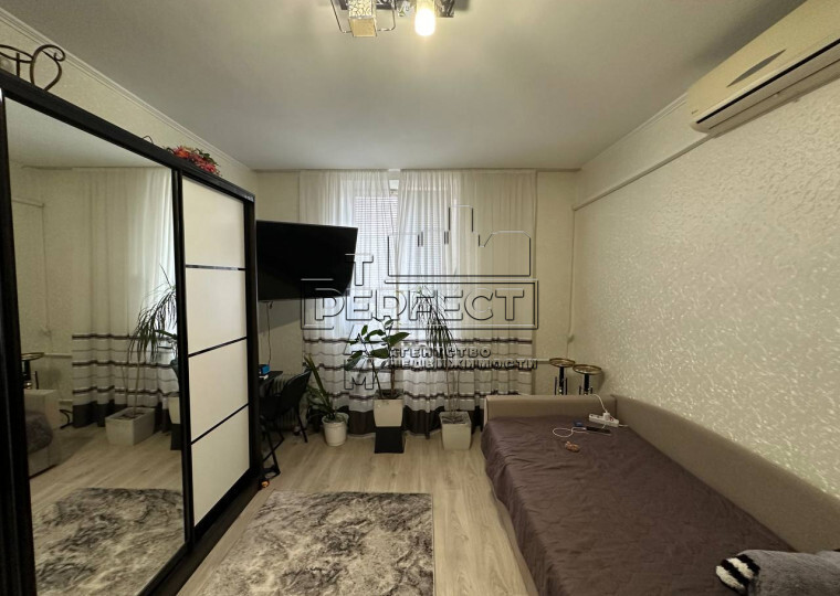 Продаж 1-кімнатної квартири 30 м², Зрошувальна вул., 10