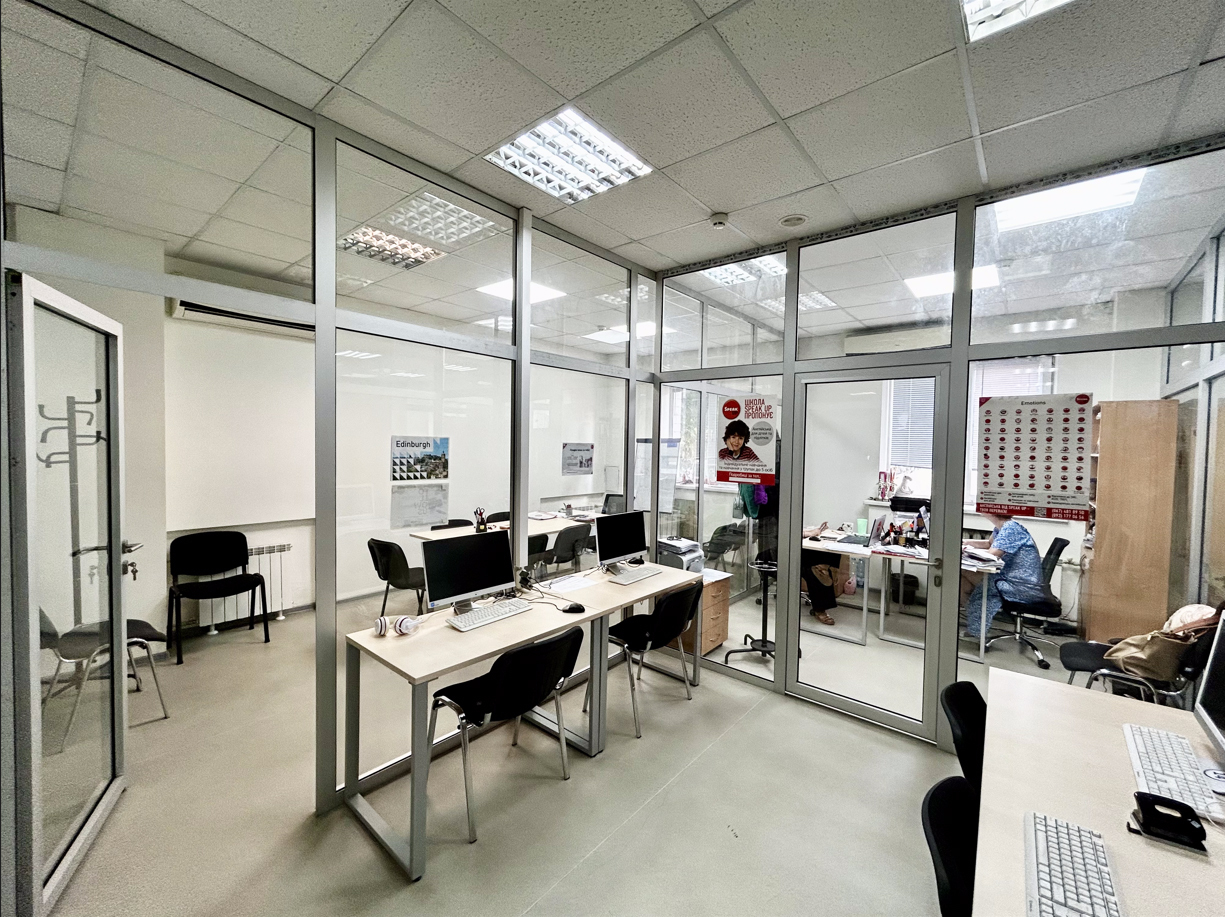 Оренда приміщення вільного призначення 236 м², Солом'янська пл., 2