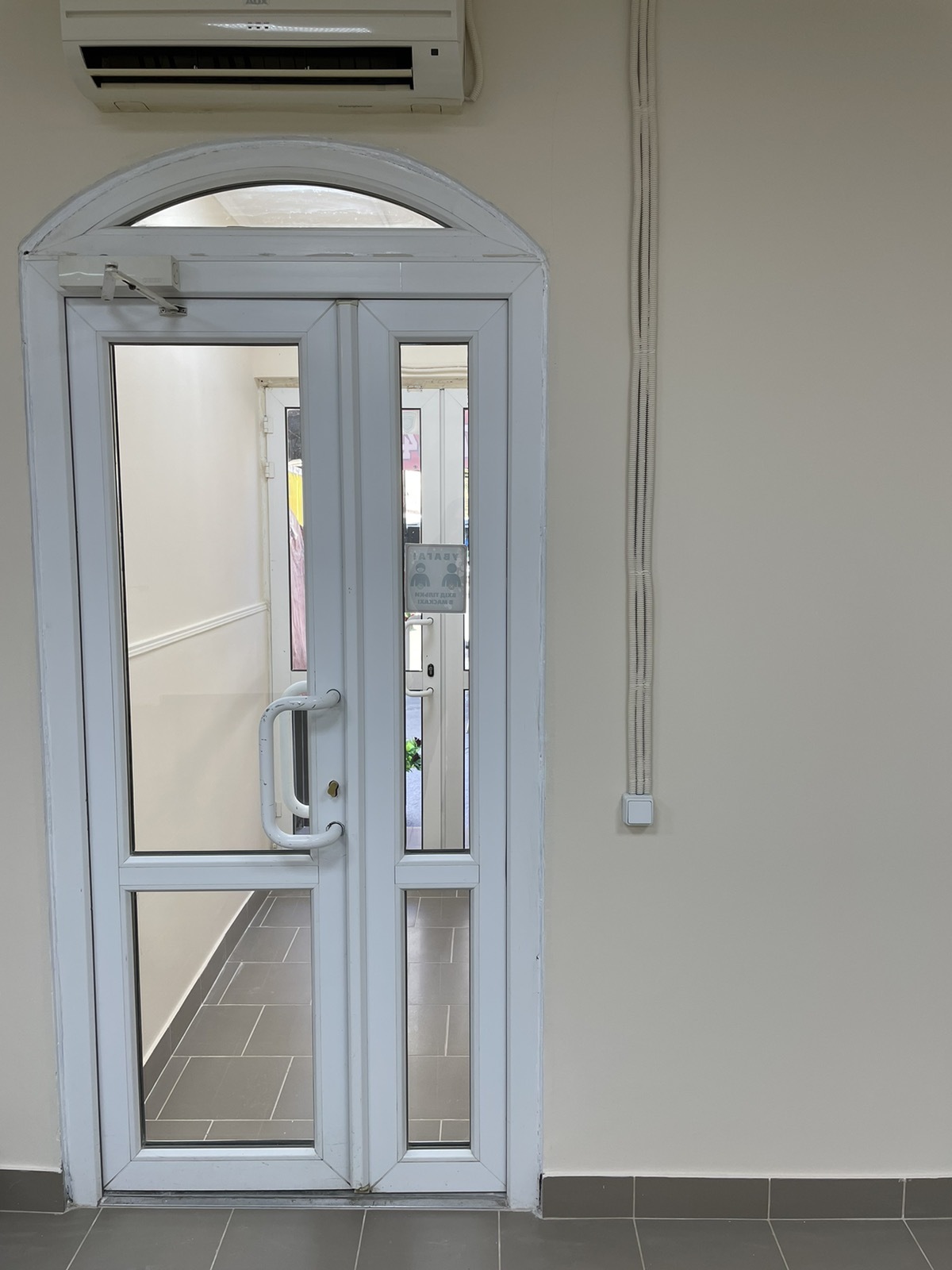 Оренда торговельного приміщення 70 м², Героїв Крут вул.