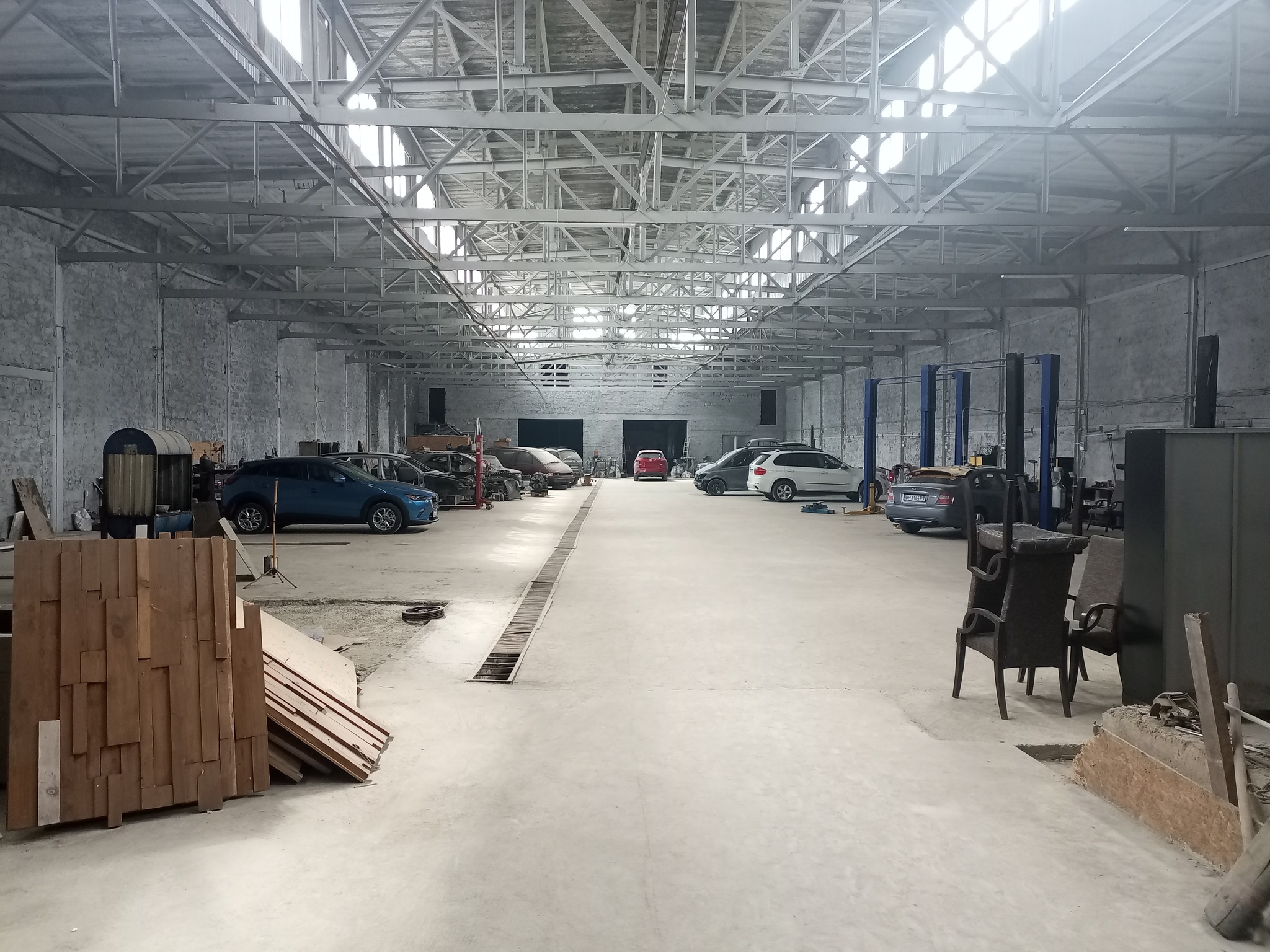 Оренда приміщення вільного призначення 1000 м², Косовская вул.