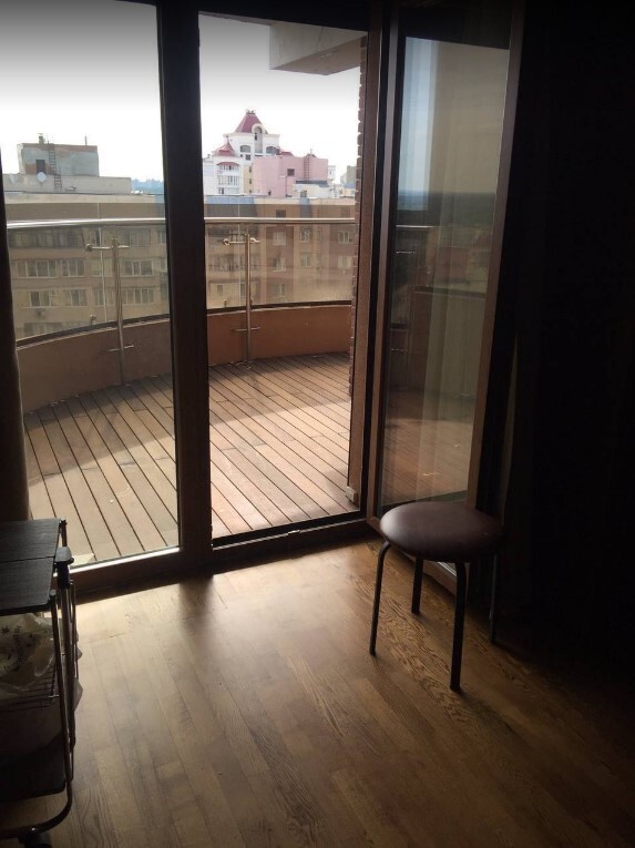 Аренда 4-комнатной квартиры 240 м²