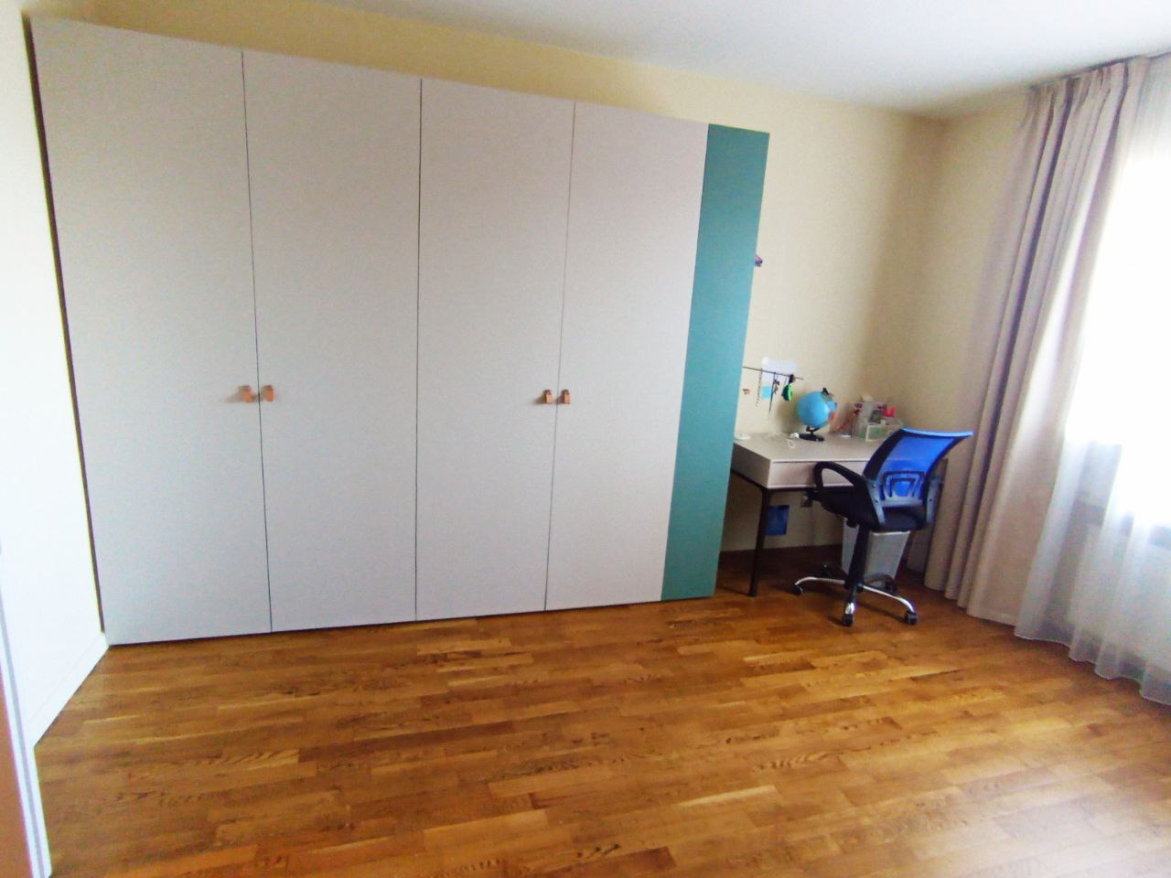 Аренда 4-комнатной квартиры 240 м²