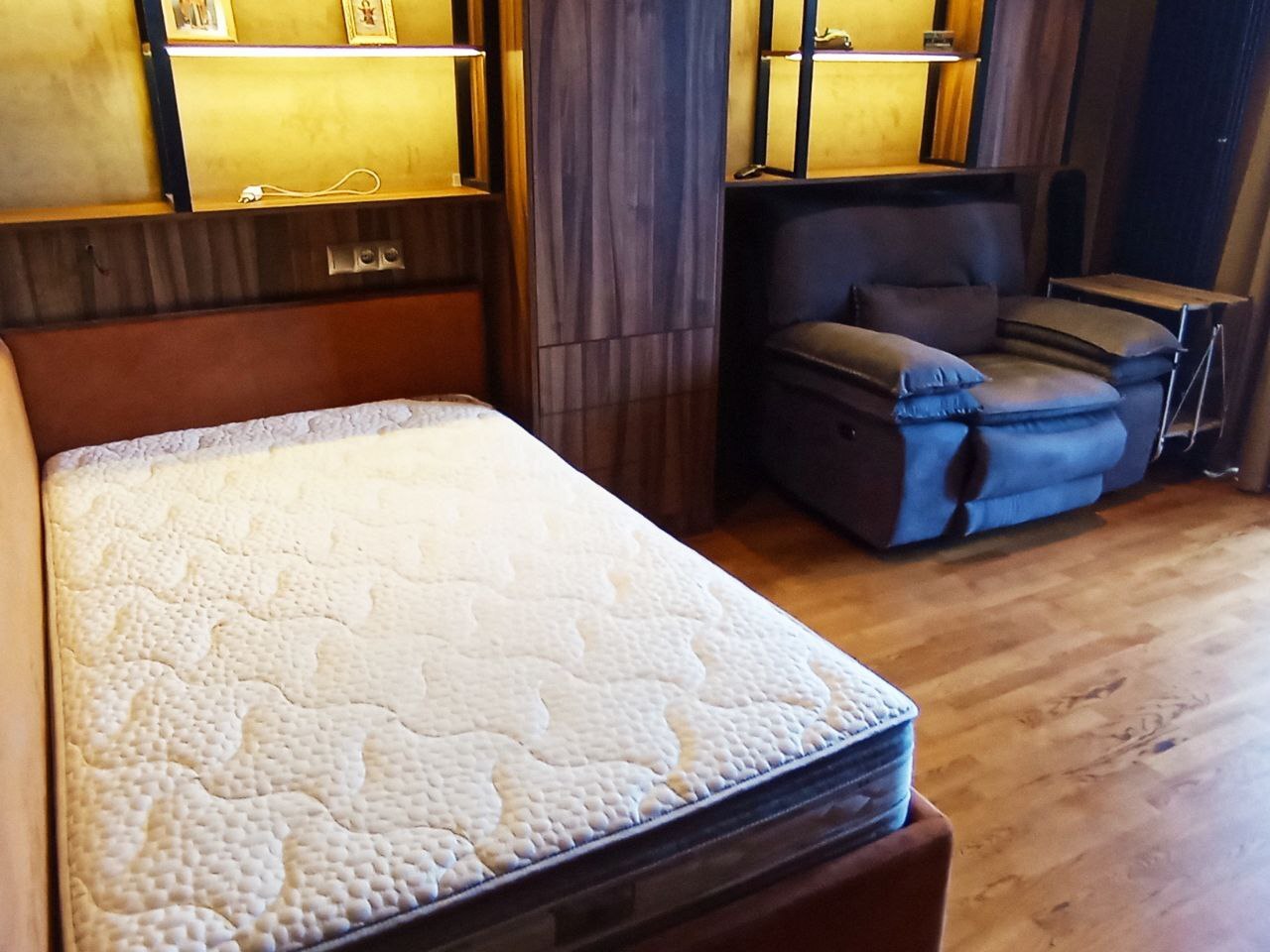 Аренда 4-комнатной квартиры 240 м²