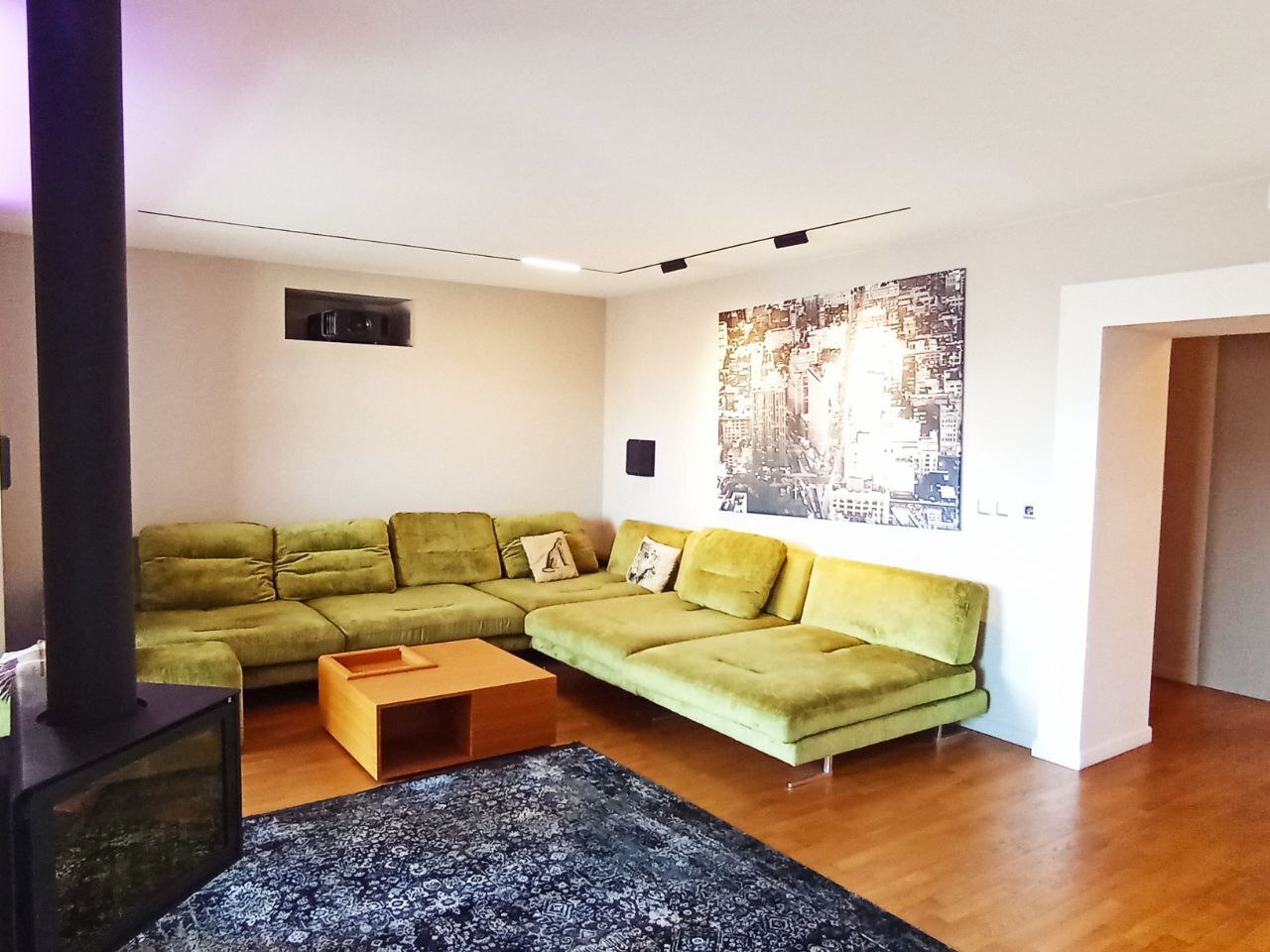 Аренда 4-комнатной квартиры 240 м²