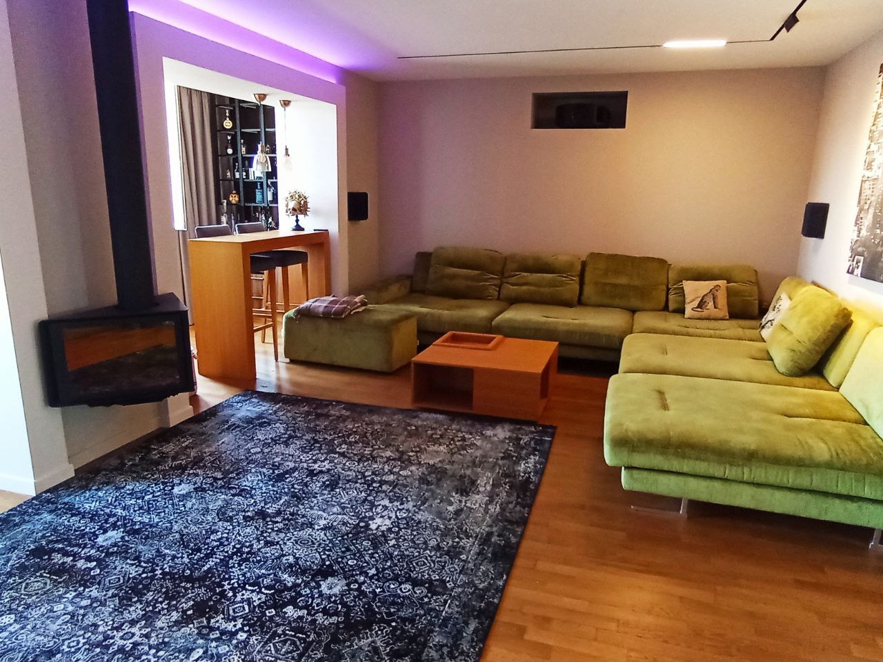 Аренда 4-комнатной квартиры 240 м²