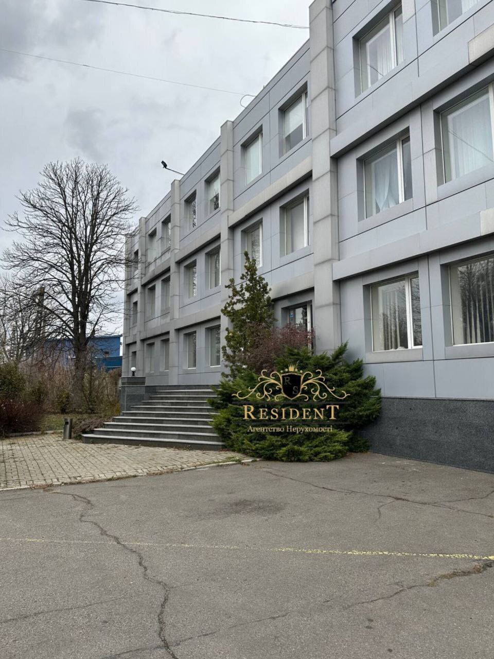Аренда коммерции 3500 м², Богдана Хмельницкого просп., 144