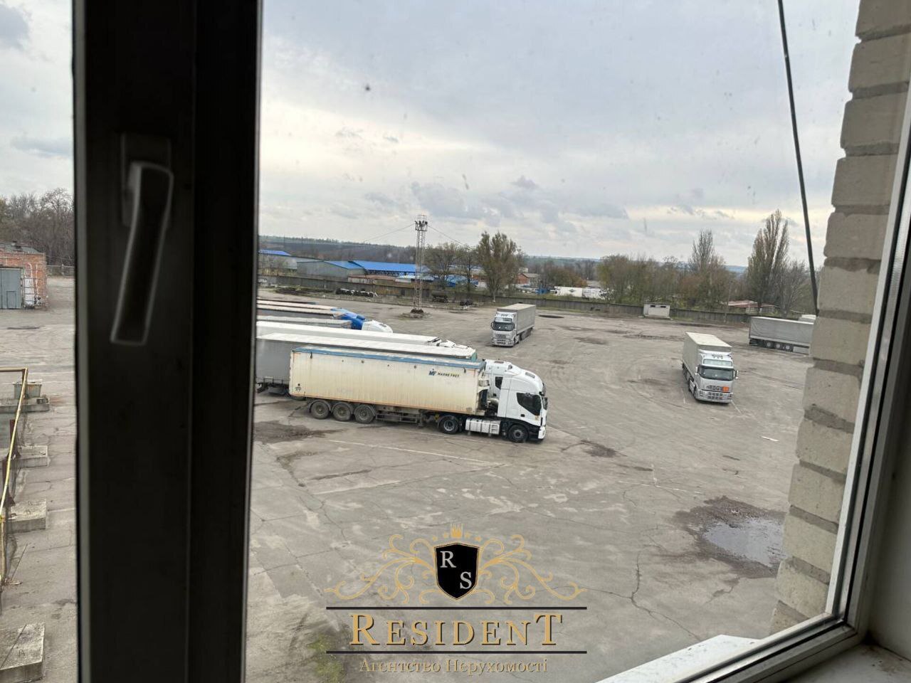 Аренда коммерции 3500 м², Богдана Хмельницкого просп., 144