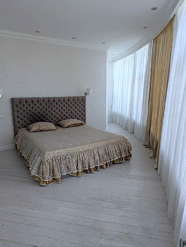 Оренда 3-кімнатної квартири 130 м², Шевченко просп., 33Б