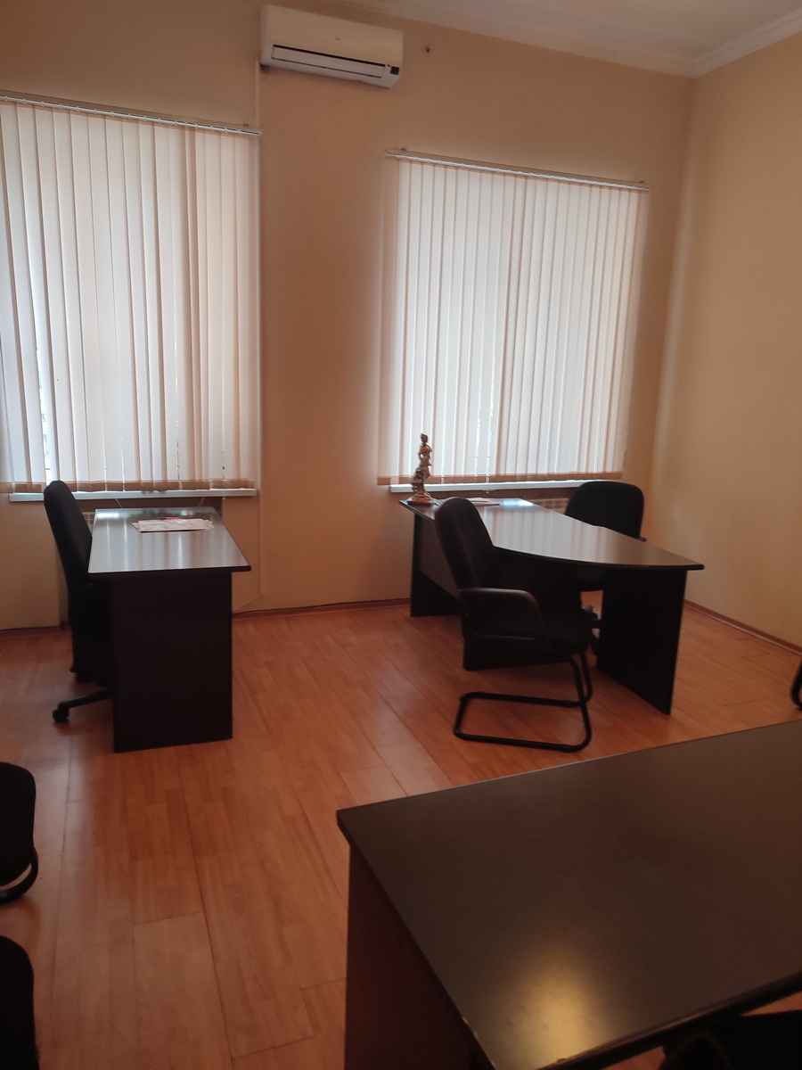 Оренда офісу 30 м², Тарасівська вул., 3
