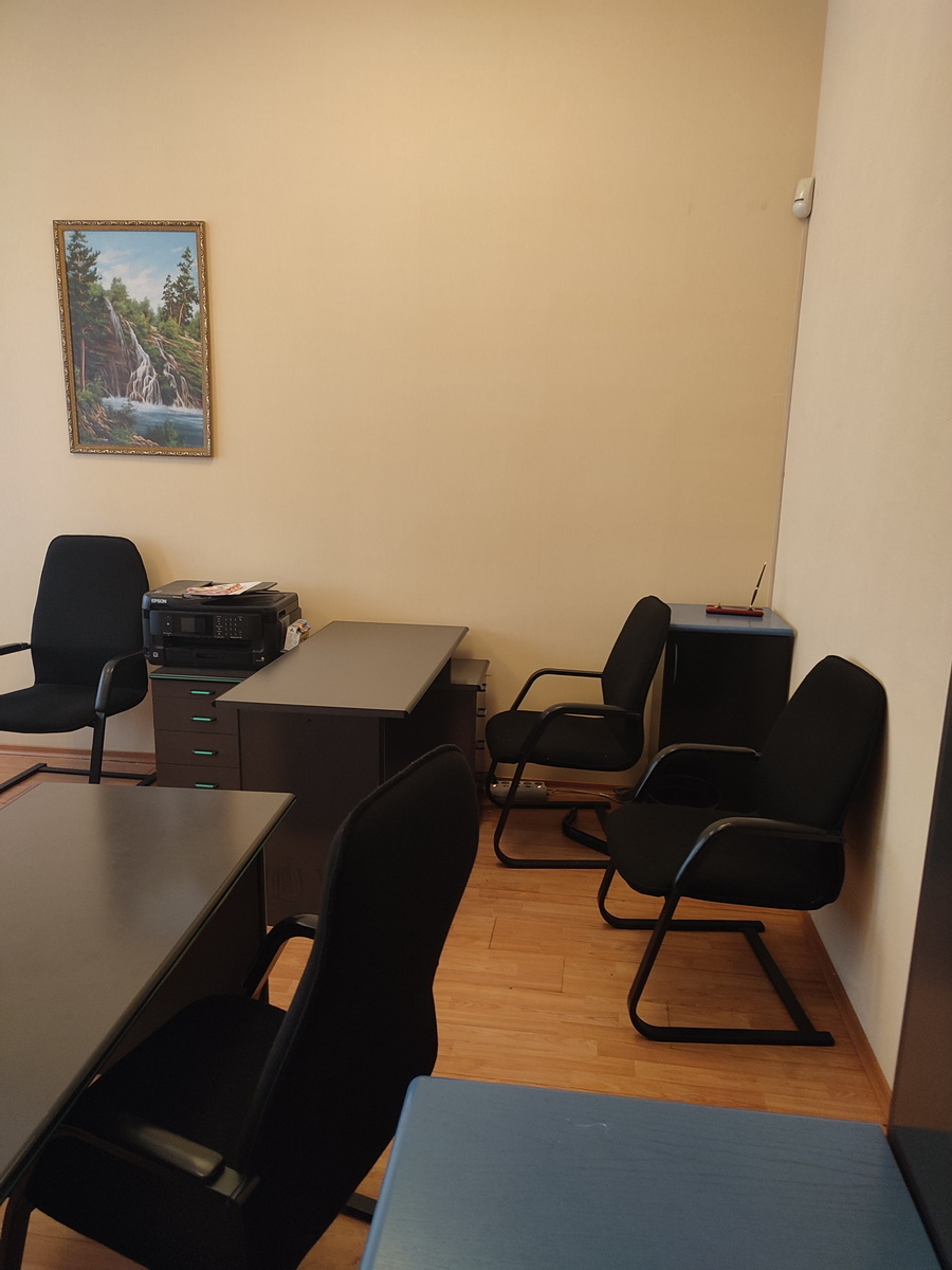 Оренда офісу 30 м², Тарасівська вул., 3