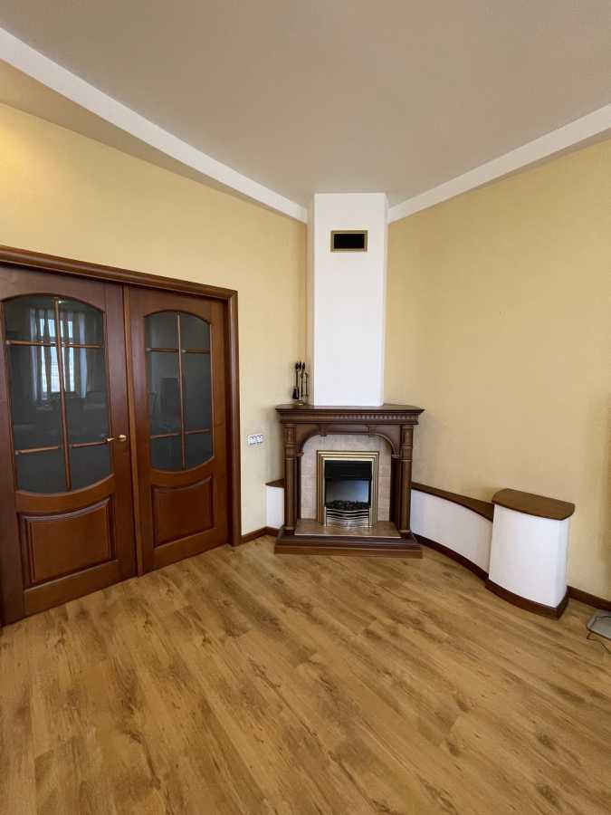 Аренда 3-комнатной квартиры 145 м², Почайнинская ул., 70