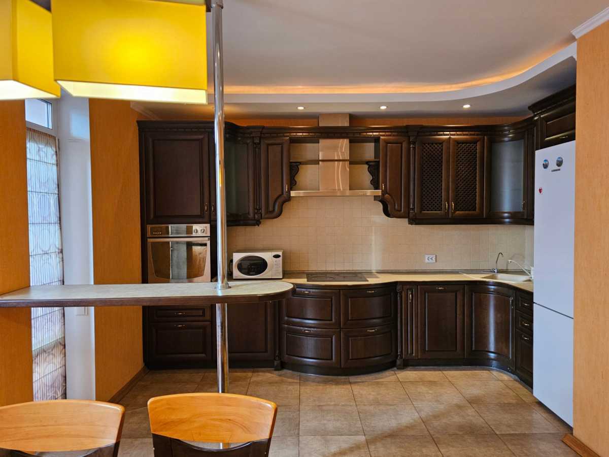 Оренда 2-кімнатної квартири 80 м², Львівська вул., 22А