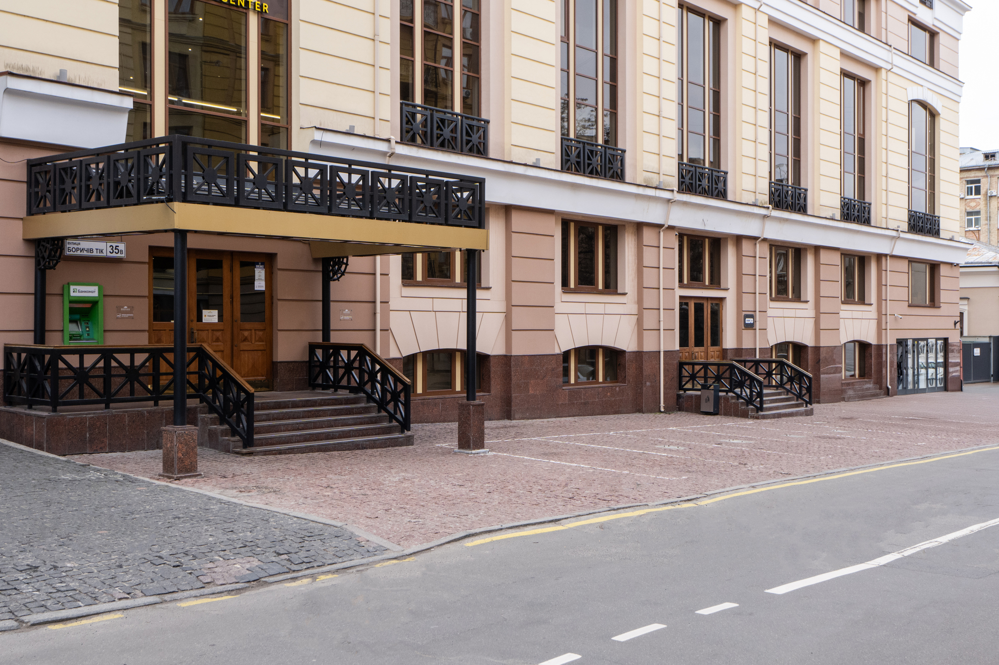 Продажа отдельно стоящего здания 4057 м², Боричев Ток ул., 35В