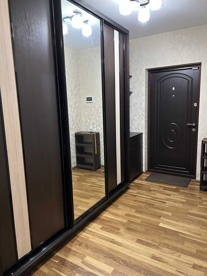 Продажа 2-комнатной квартиры 70 м², Короленко ул., 47