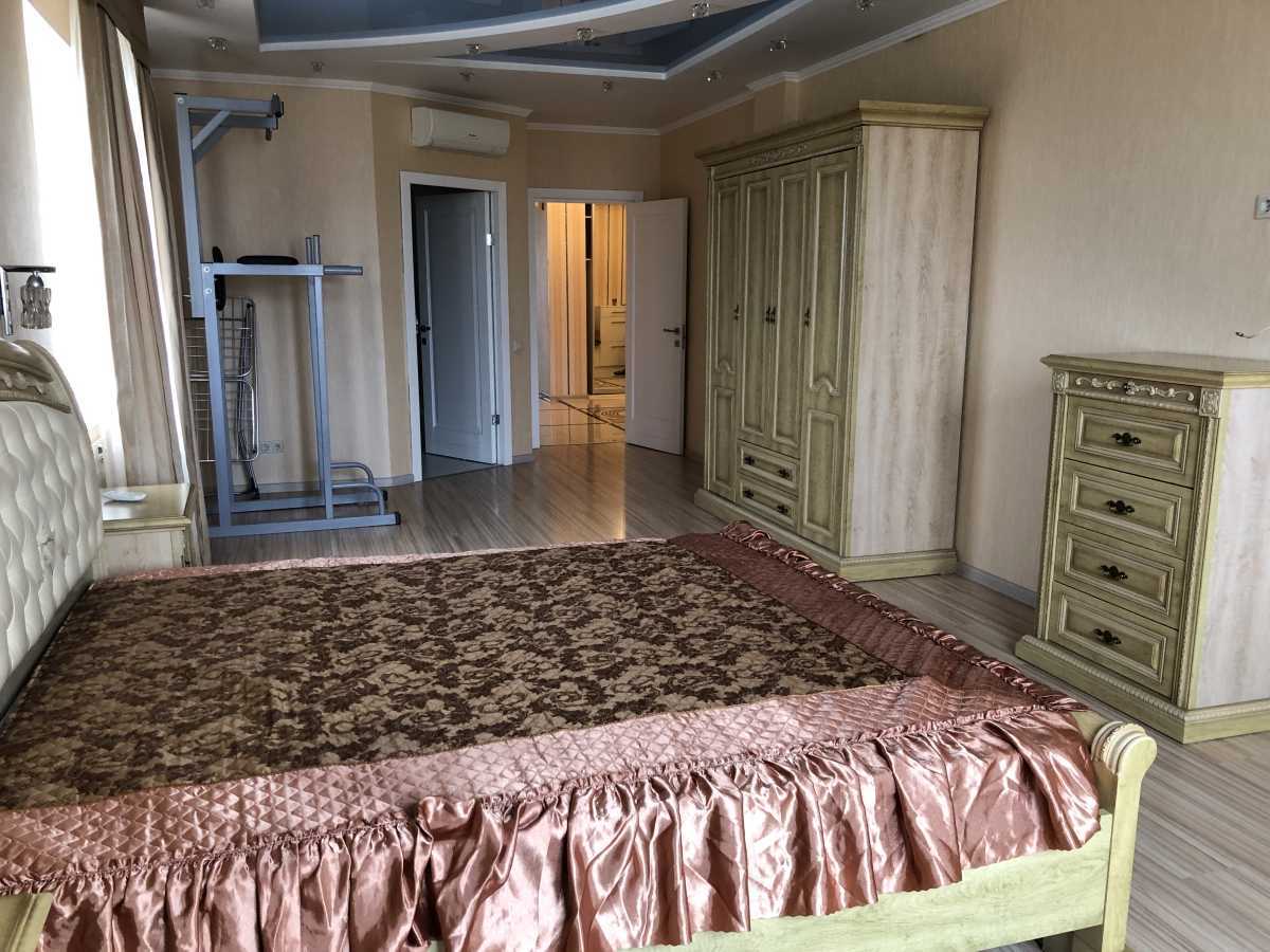 Аренда 3-комнатной квартиры 121.7 м², Петра Григоренко просп., 23