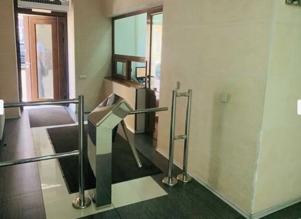 Оренда приміщення вільного призначення 1000 м², Базарна вул.