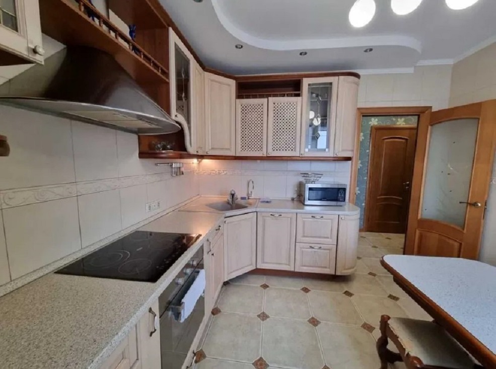 Продажа 2-комнатной квартиры 60 м², Феодосийский пер., 14А