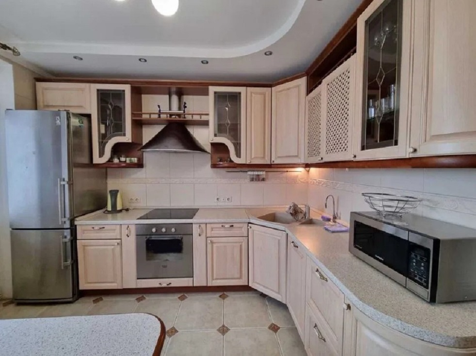 Продажа 2-комнатной квартиры 60 м², Феодосийский пер., 14А