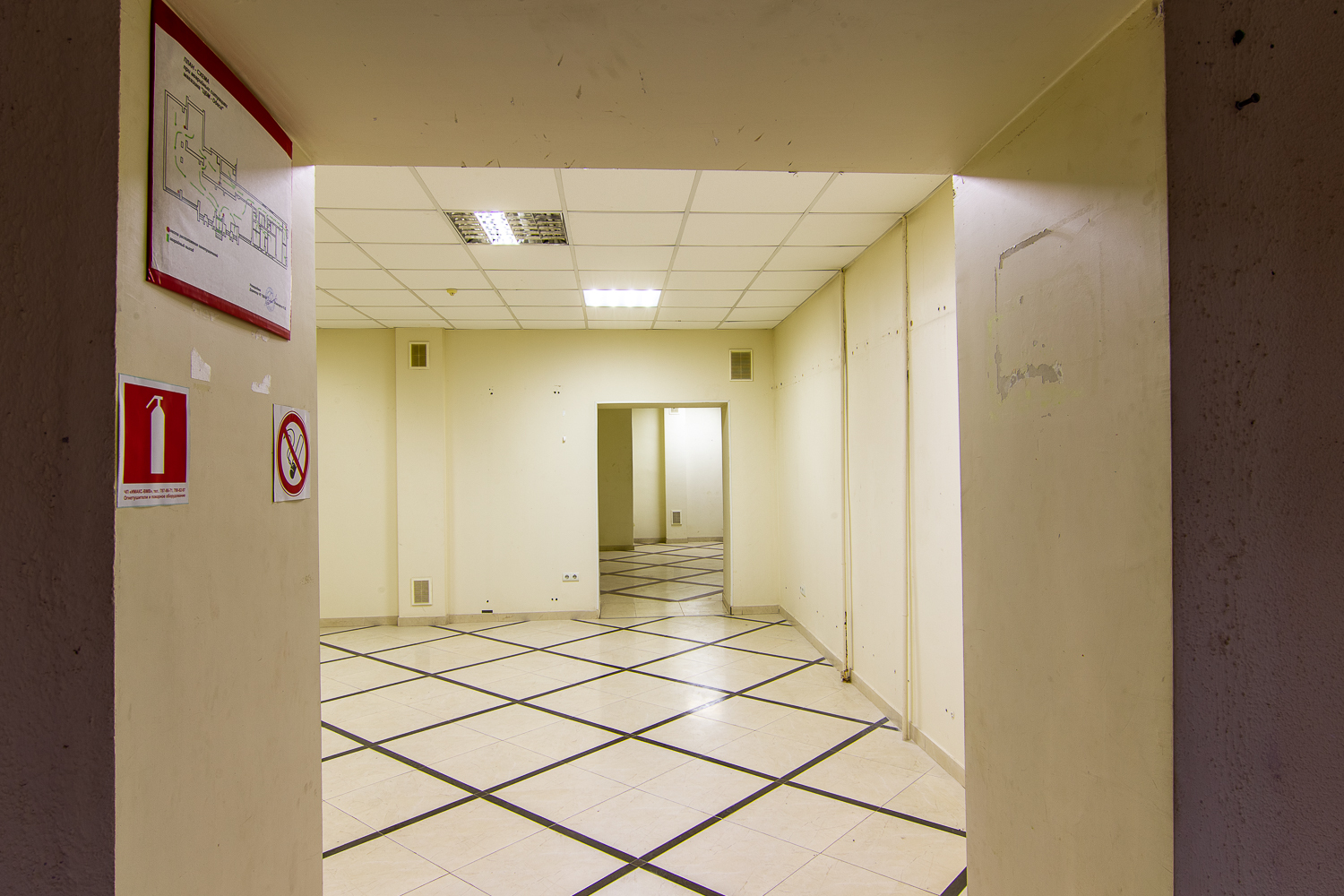 Оренда магазину 234 м², Варненська вул., 7А