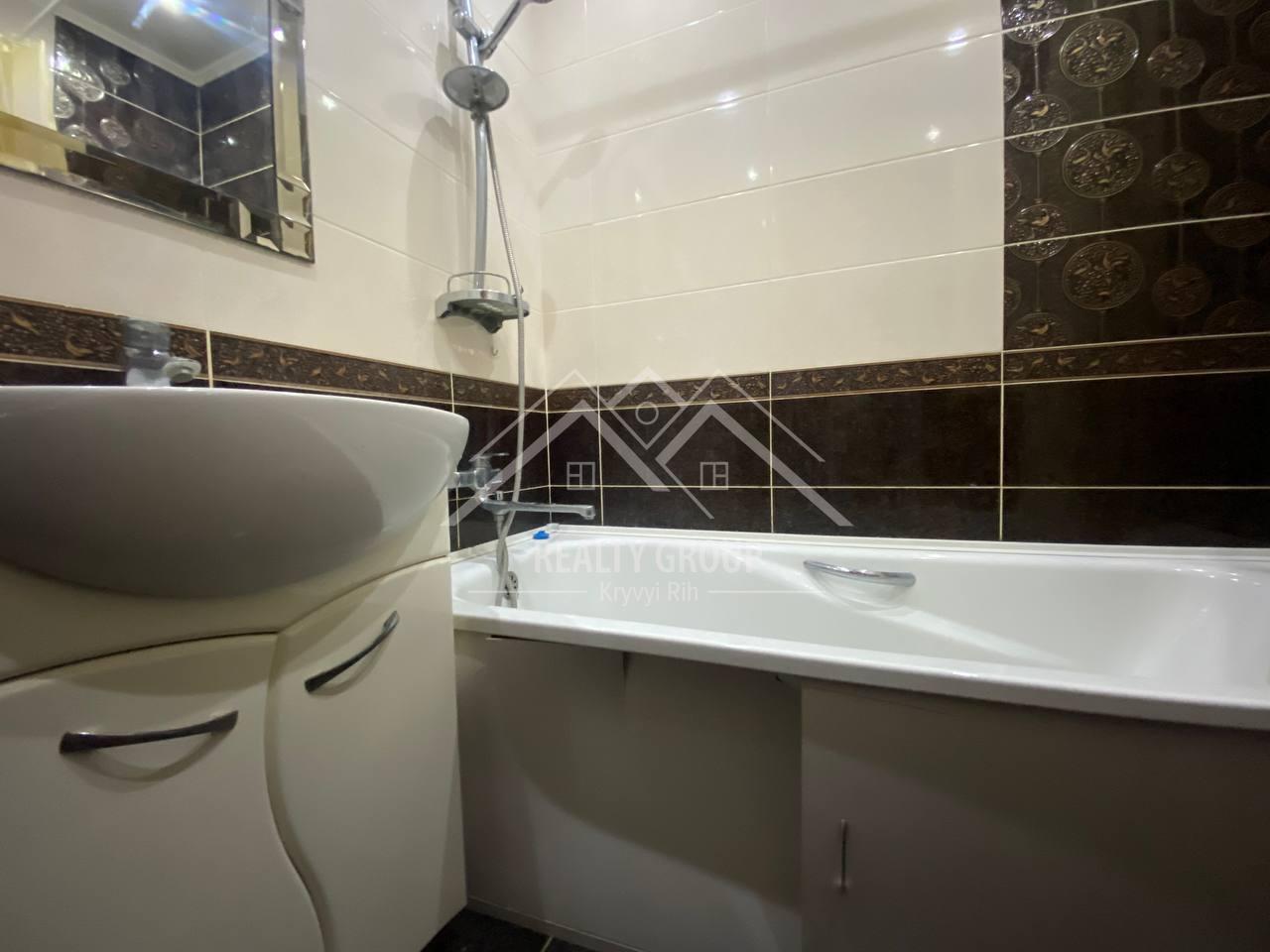 Продаж 3-кімнатної квартири 71.7 м², Січеславська вул.