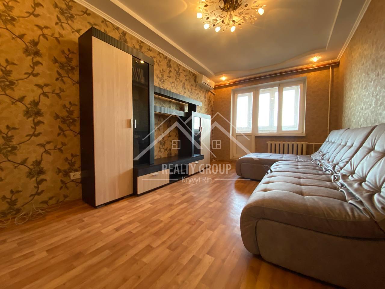 Продаж 3-кімнатної квартири 71.7 м², Січеславська вул.