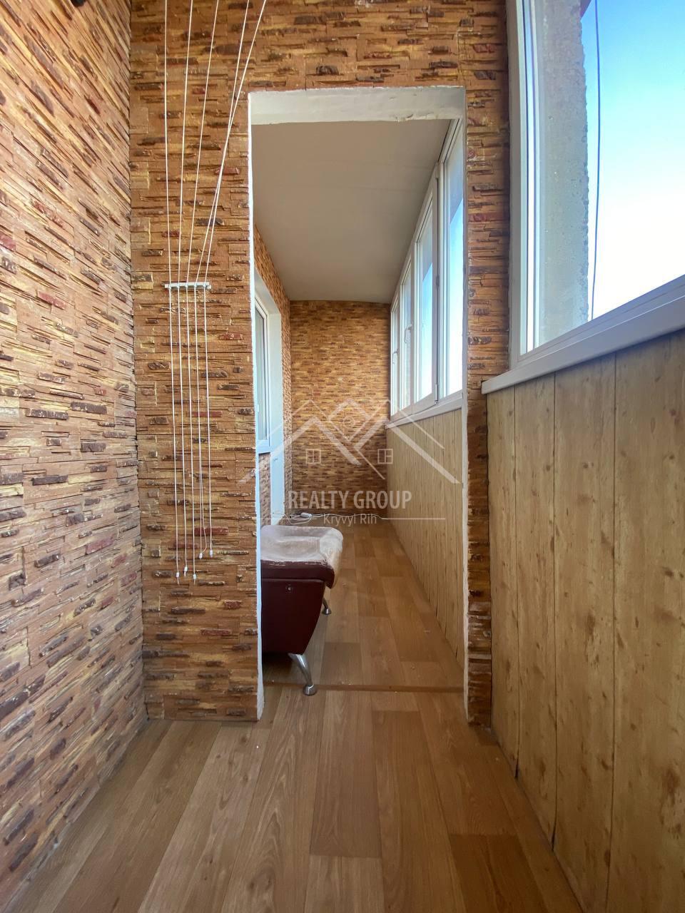 Продаж 3-кімнатної квартири 71.7 м², Січеславська вул.