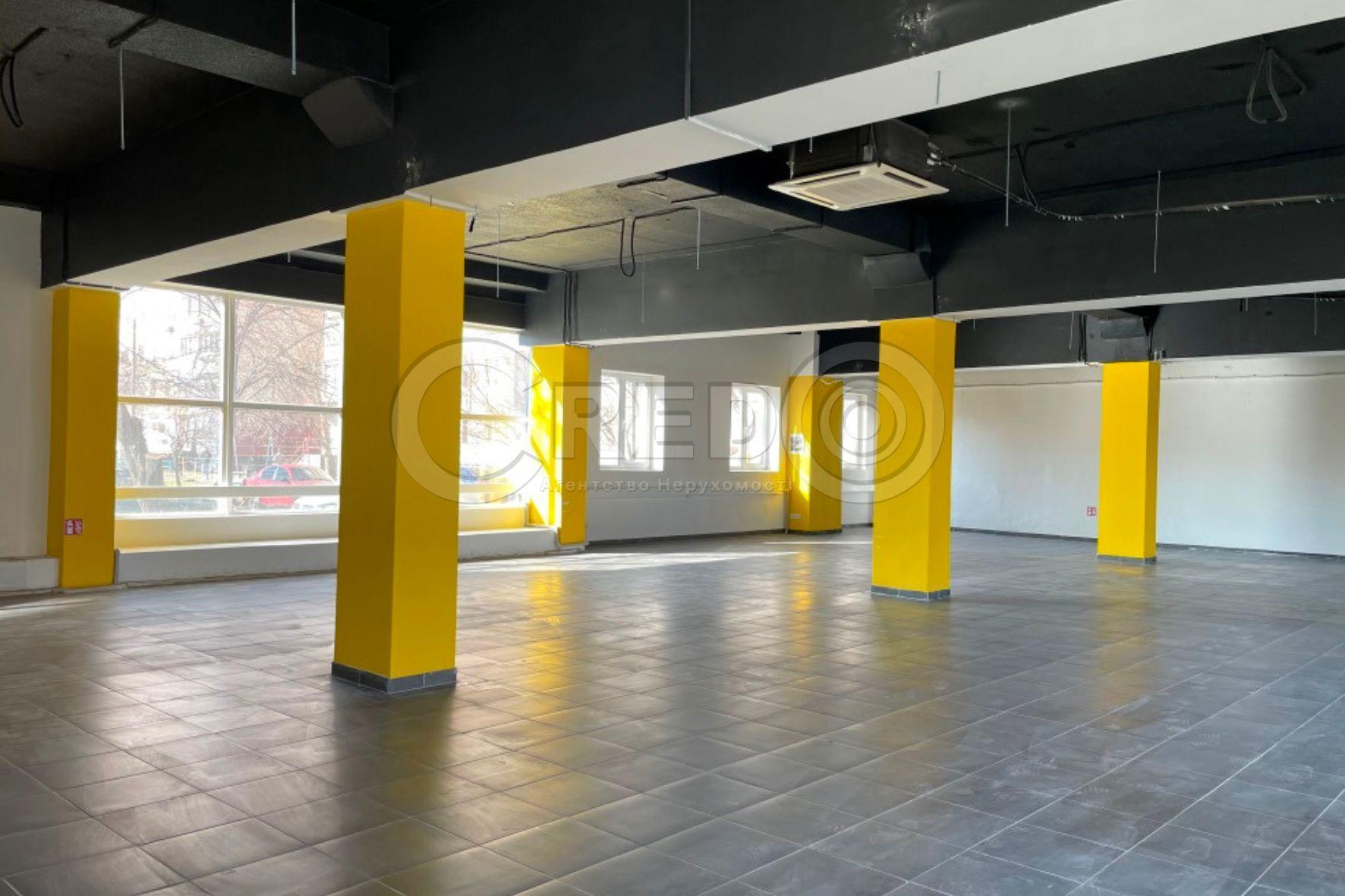Оренда торговельного приміщення 564.4 м², Володимира Великого вул.