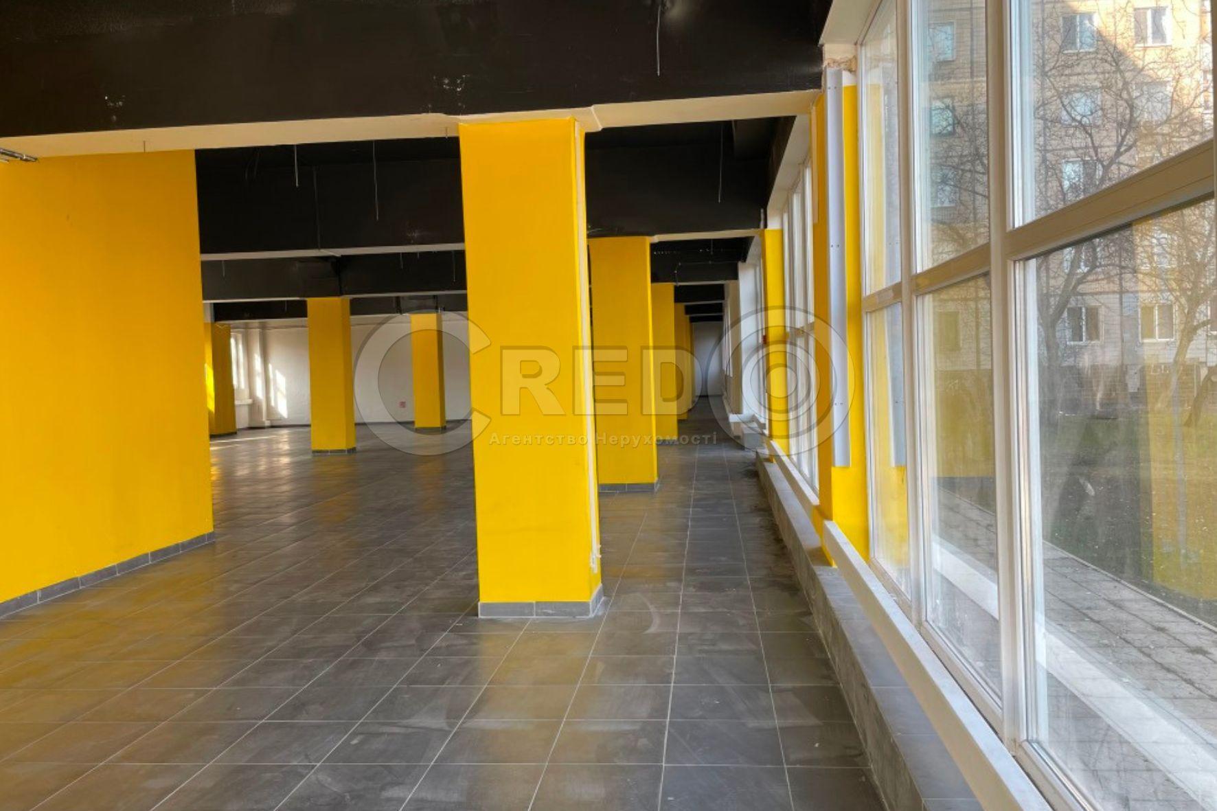 Оренда торговельного приміщення 564.4 м², Володимира Великого вул.