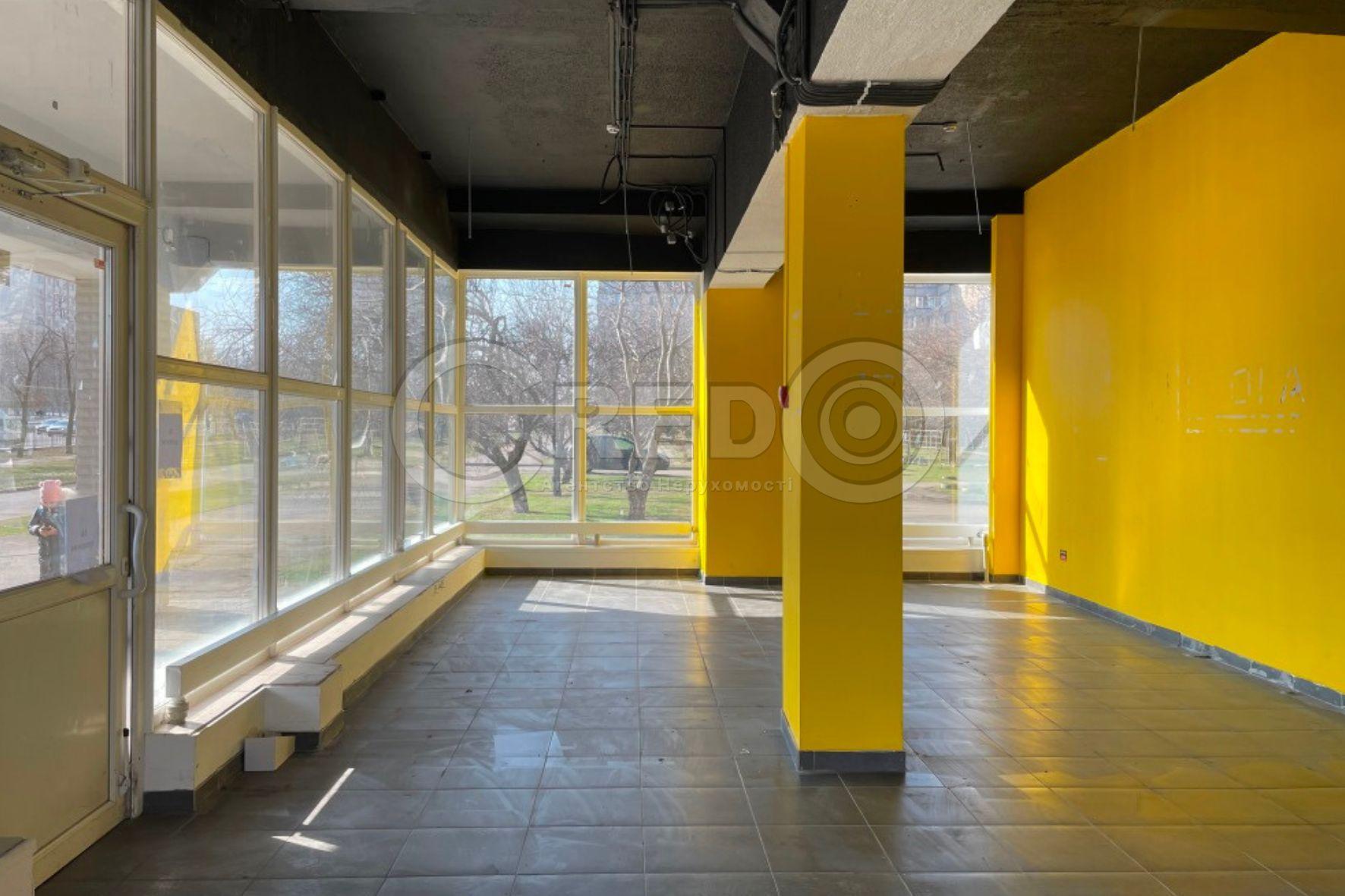 Оренда торговельного приміщення 564.4 м², Володимира Великого вул.