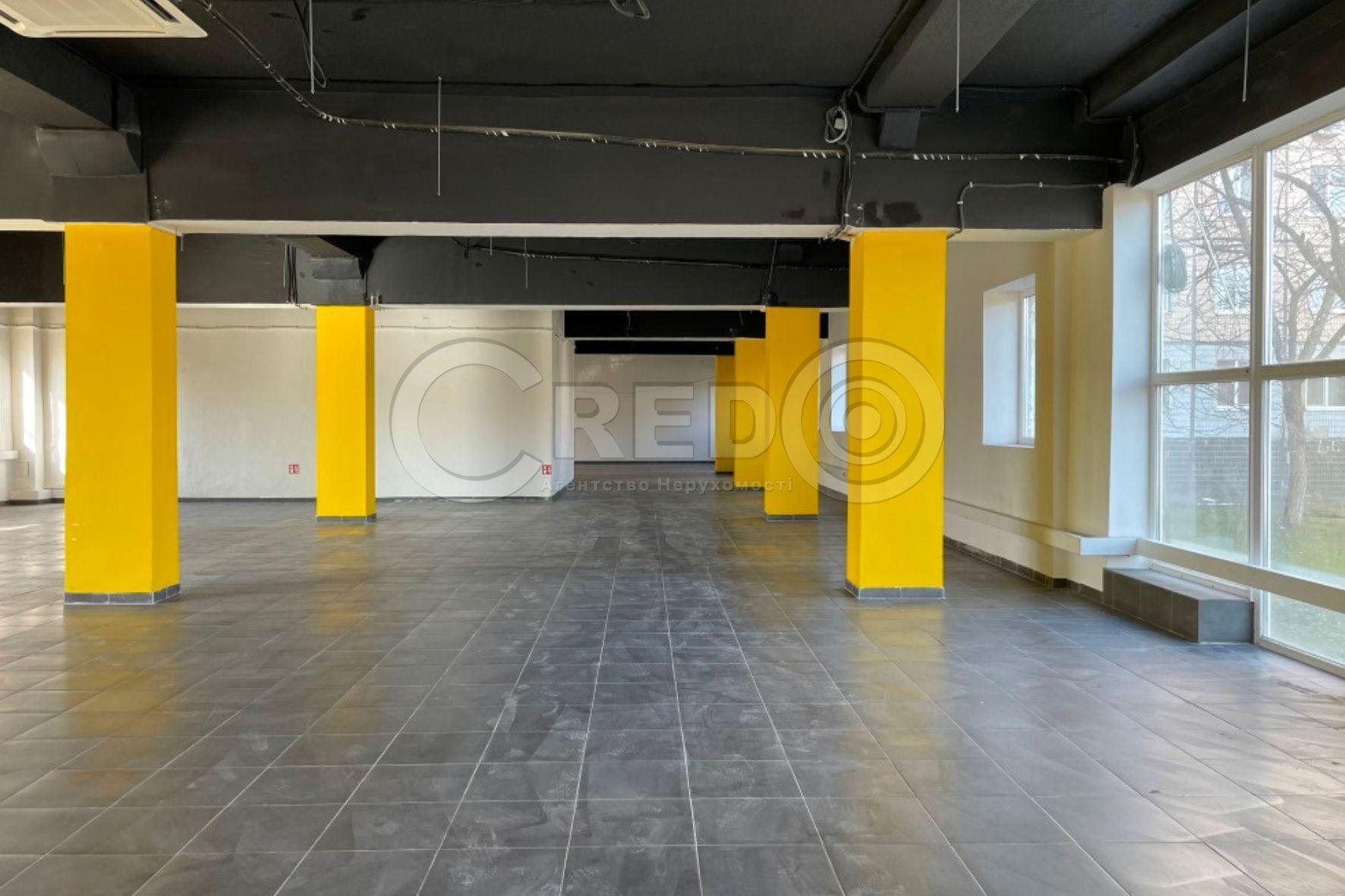 Оренда торговельного приміщення 564.4 м², Володимира Великого вул.