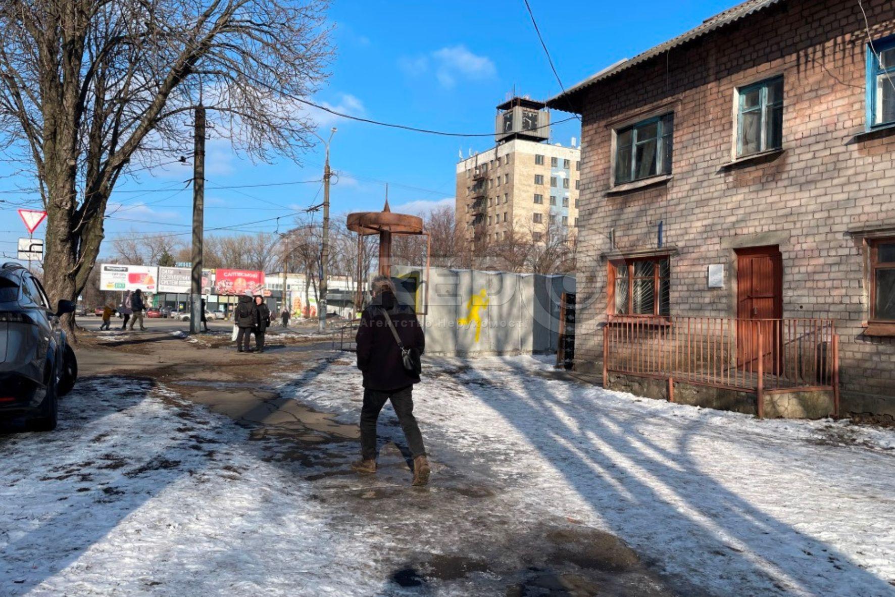 Оренда торговельного приміщення 91.8 м², Вартаняна вул.