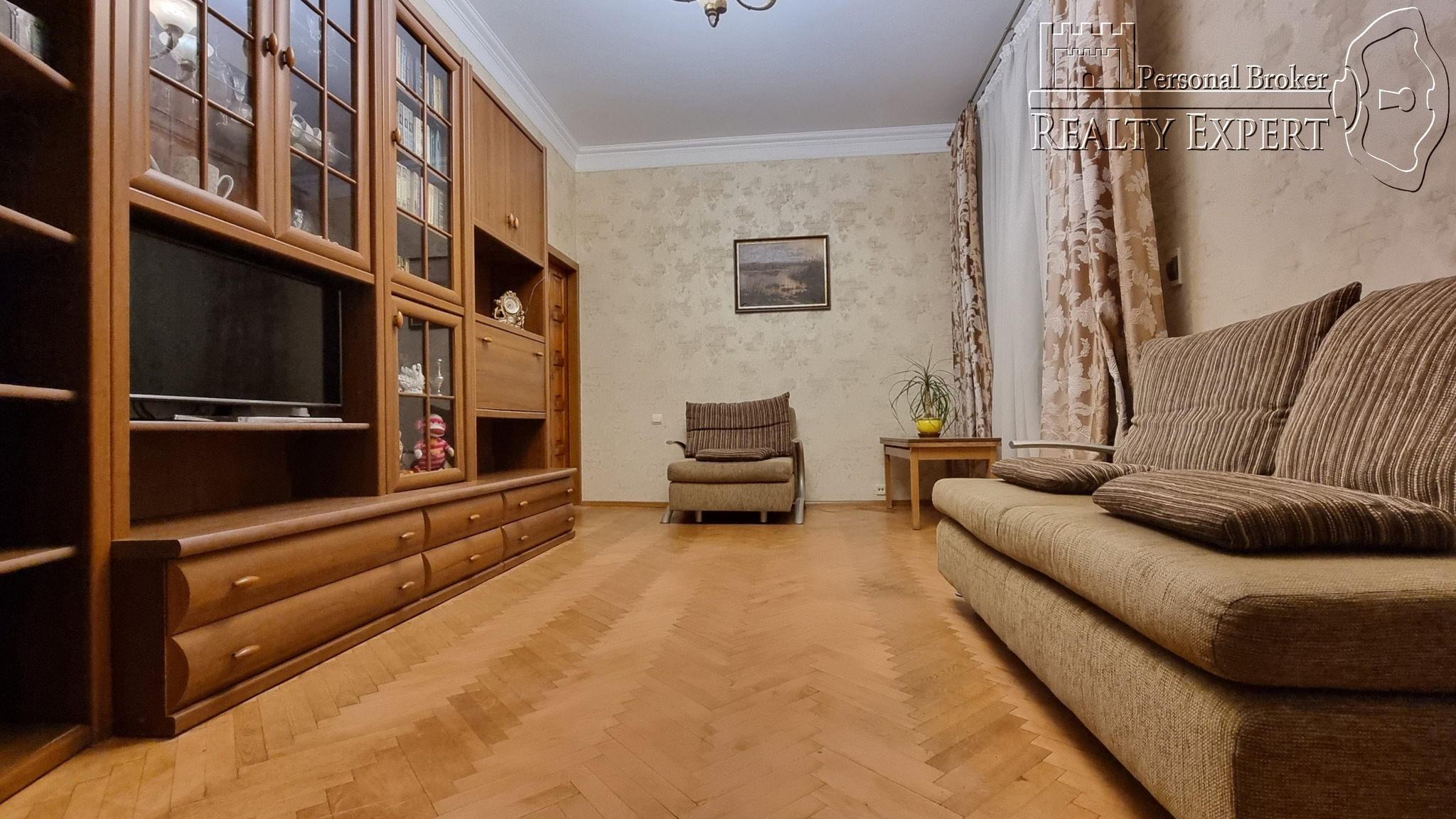 Продажа 3-комнатной квартиры 72 м², Питерская ул., 2