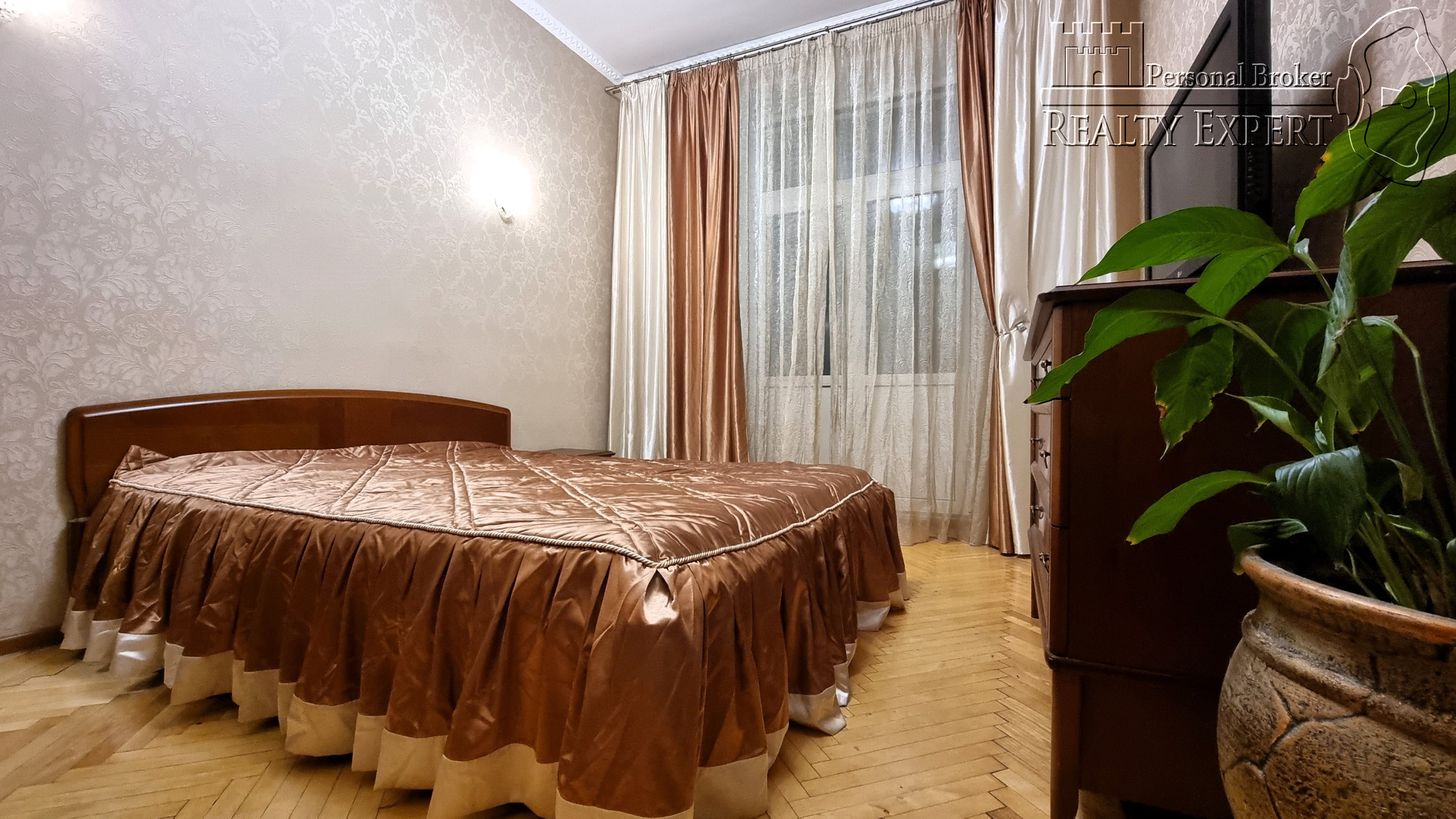 Продажа 3-комнатной квартиры 72 м², Питерская ул., 2