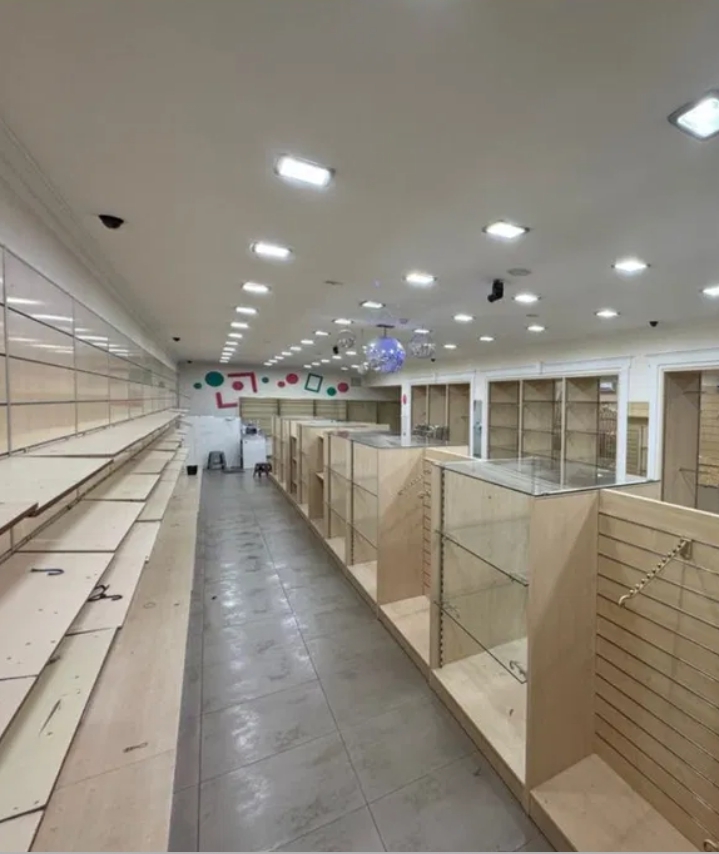 Оренда магазину 223 м², Люстдорфская дор.