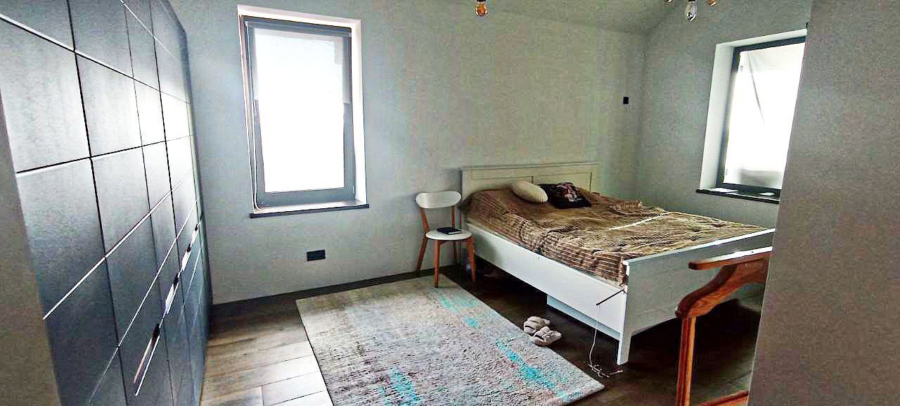 Продаж будинку 327 м²