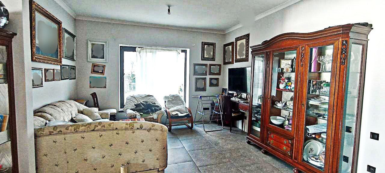 Продаж будинку 327 м²