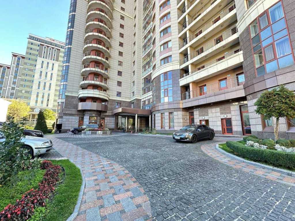 Продажа 4-комнатной квартиры 191.1 м², Тараса Шевченко бул., 27Б